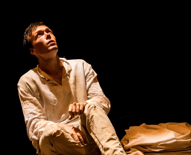 D857489 ˝© Chrissy Maguire 2020 768x624