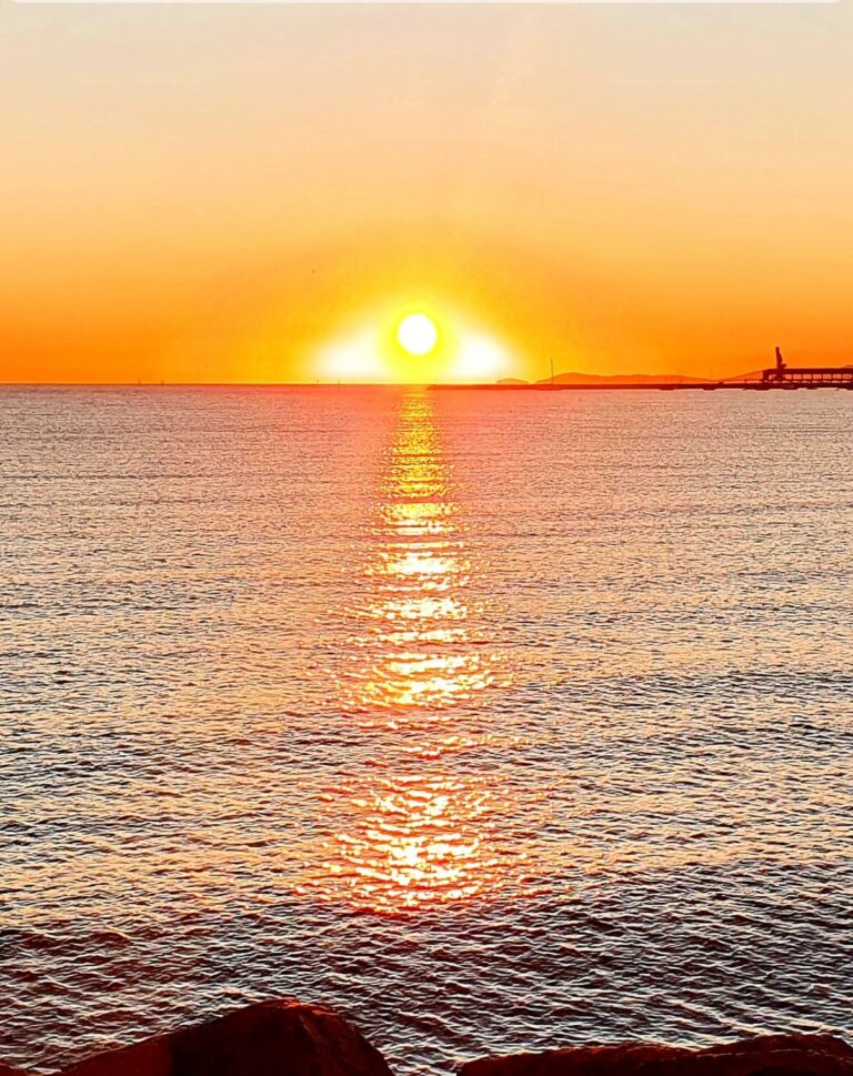 Strand Yoga 3 Sunrise 768x969