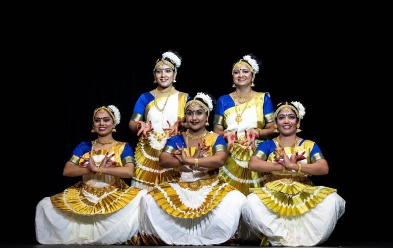 Mohiniyattam 1 768x485